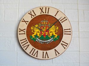 Стенен часовник с герба на България