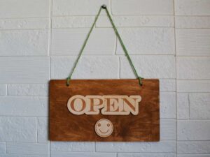 Табела за магазин "Open - Closed" 30х17см.
